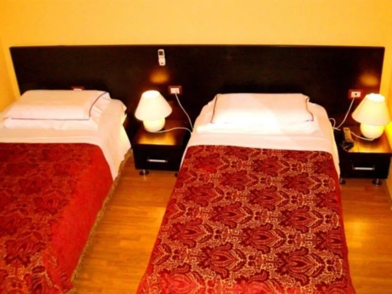 Hotel Ferrari Tirane 3*, Tirana